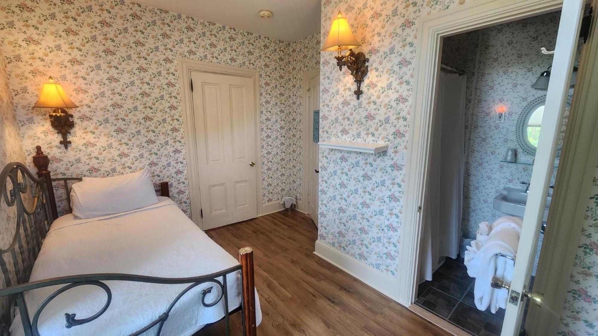 Greystone Manor Bed & Breakfast Bird-in-Hand Eksteriør bilde