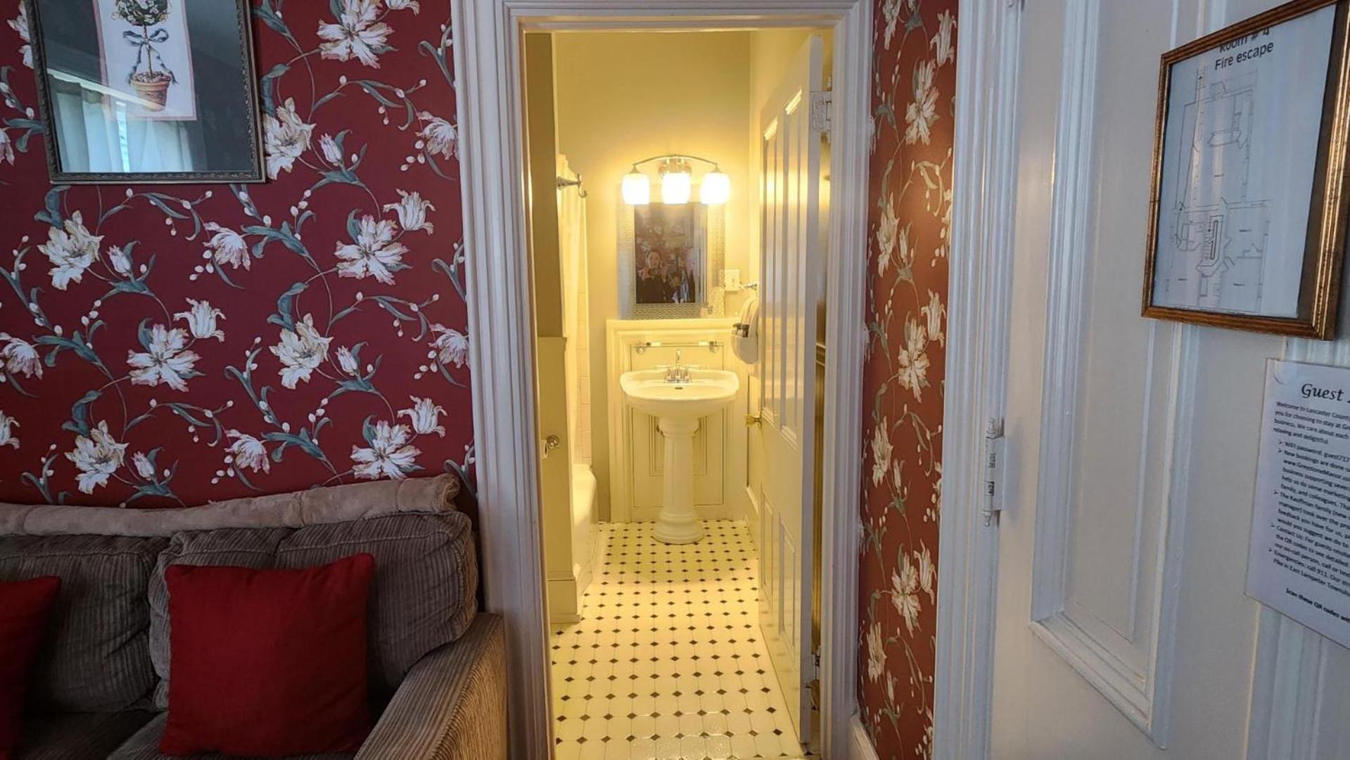 Greystone Manor Bed & Breakfast Bird-in-Hand Eksteriør bilde