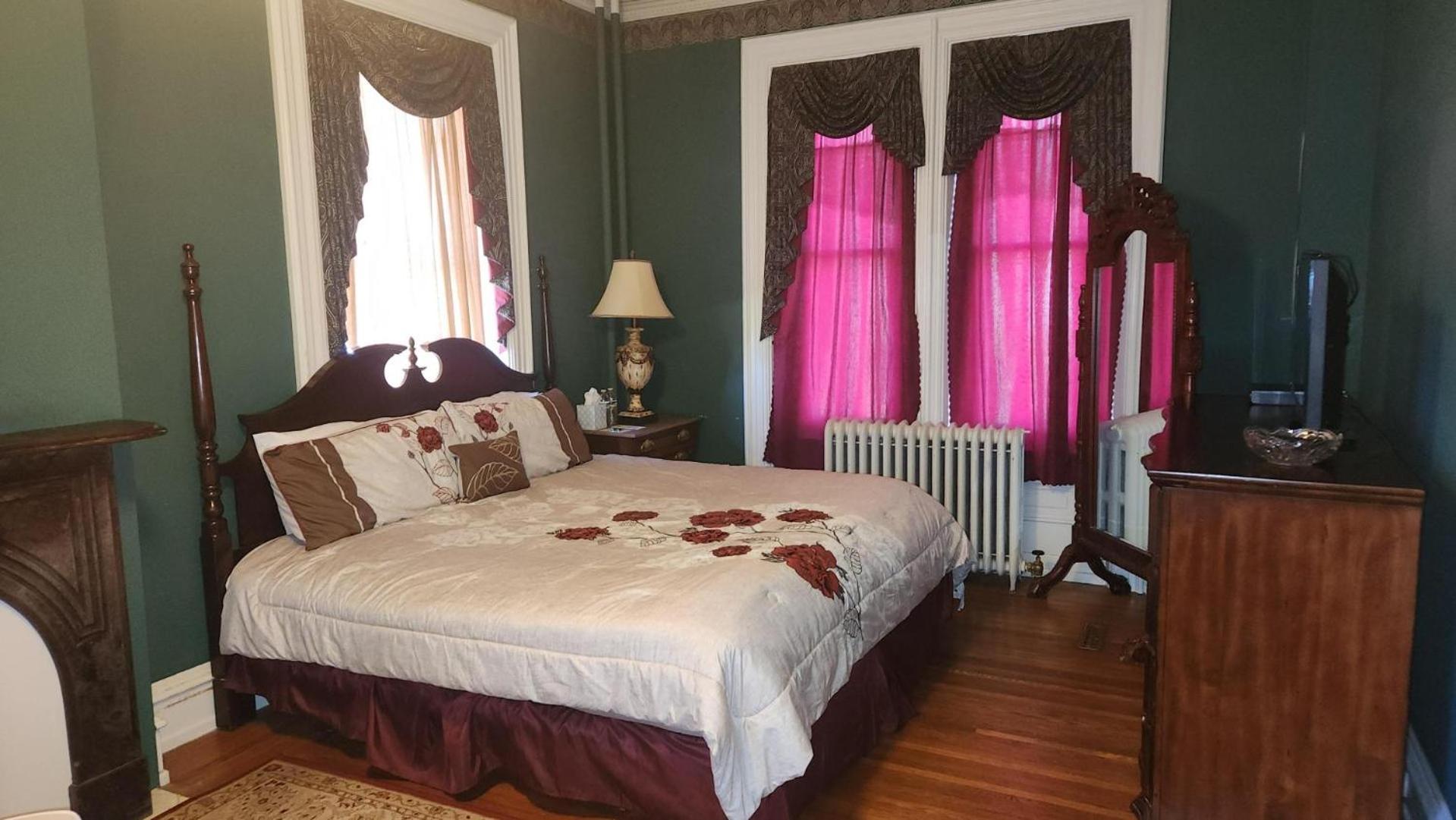 Greystone Manor Bed & Breakfast Bird-in-Hand Eksteriør bilde