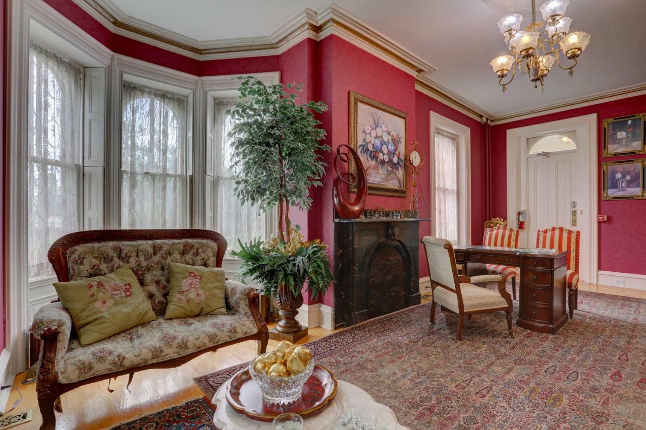 Greystone Manor Bed & Breakfast Bird-in-Hand Eksteriør bilde